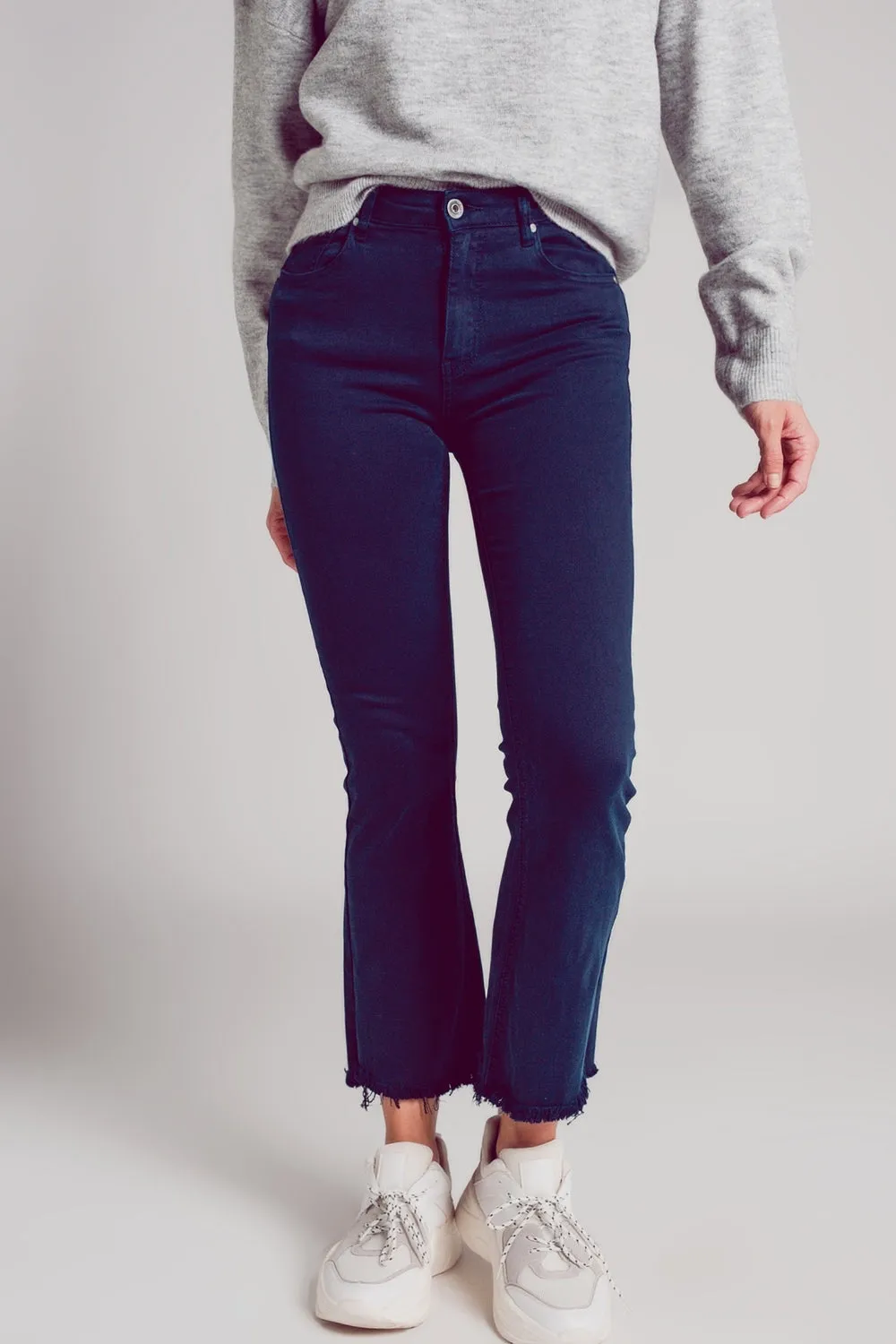 Flare Cropped Jeans with Frayed Hem